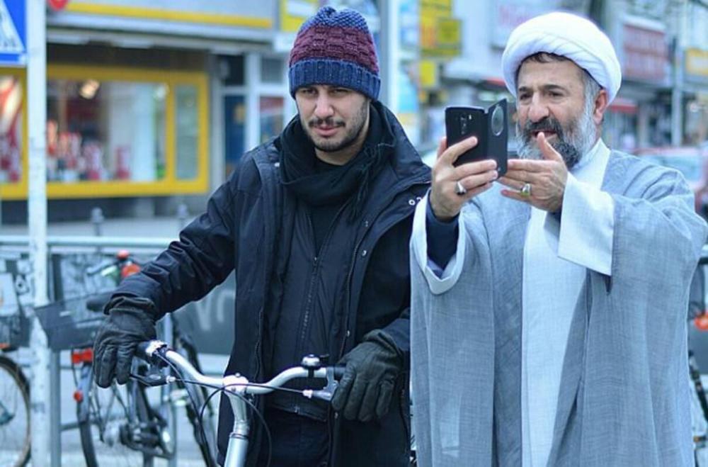 جواد عزتی و مهران رجبی در نمایی از فیلم سینمایی «پارادایس »